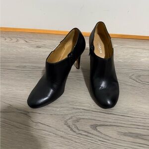 Coach Black Leather Ankle Booties Womens Size 7 Side Zip Heel Classic Pumps